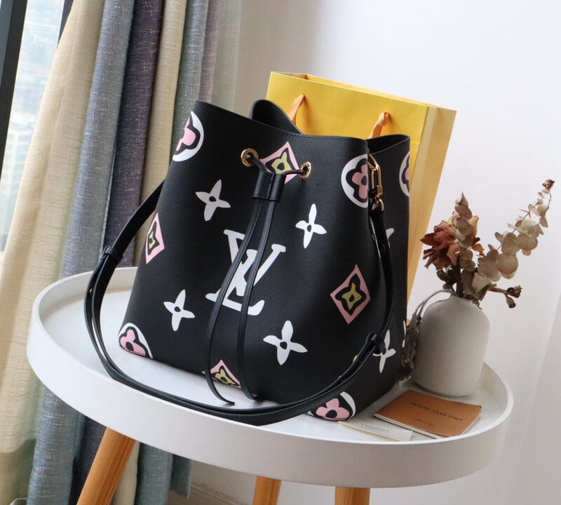 LV NÉONOÉ BAG